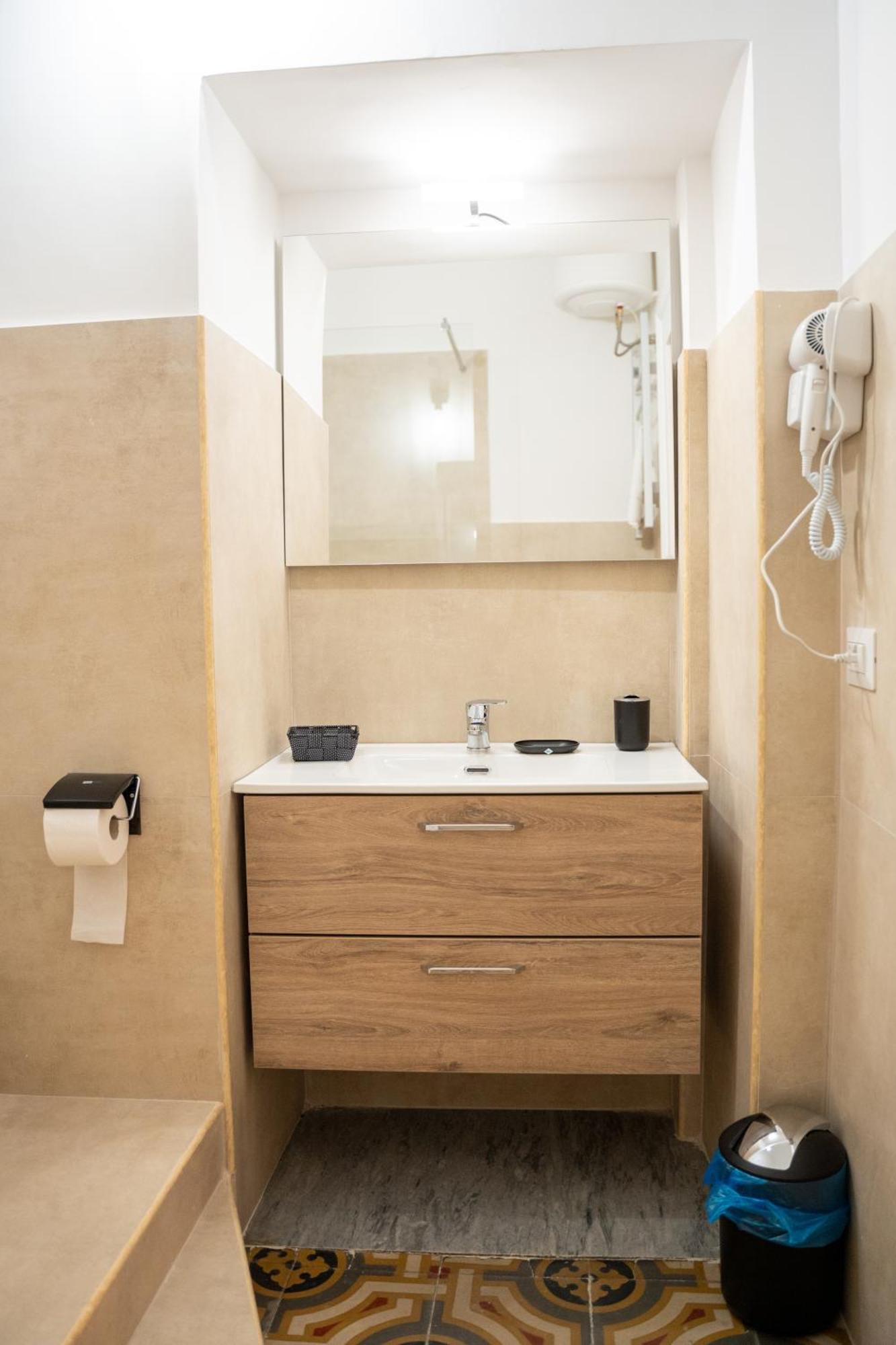 Principe Amedeo 93 Bed & Breakfast Bari Ngoại thất bức ảnh