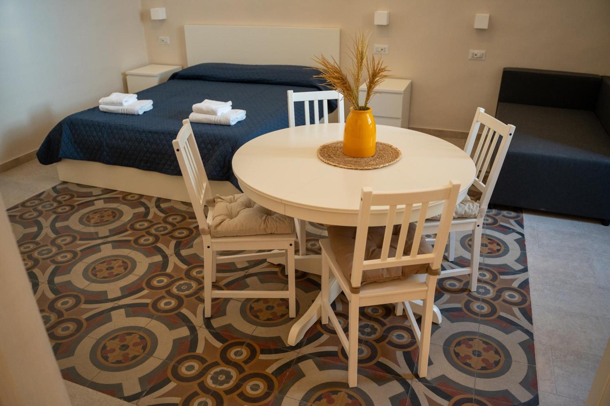 Principe Amedeo 93 Bed & Breakfast Bari Ngoại thất bức ảnh