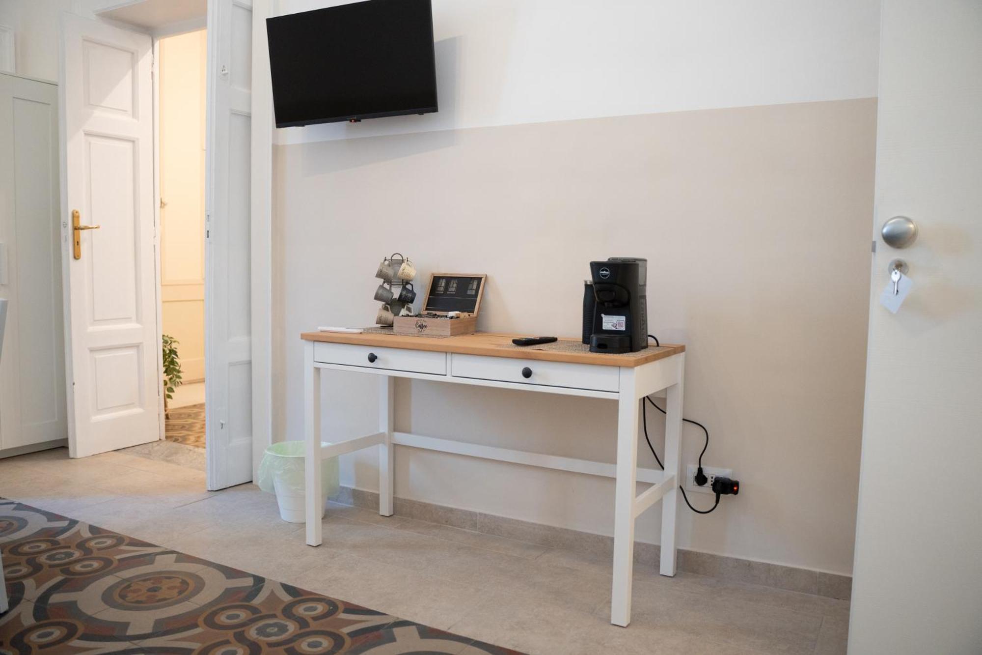 Principe Amedeo 93 Bed & Breakfast Bari Ngoại thất bức ảnh