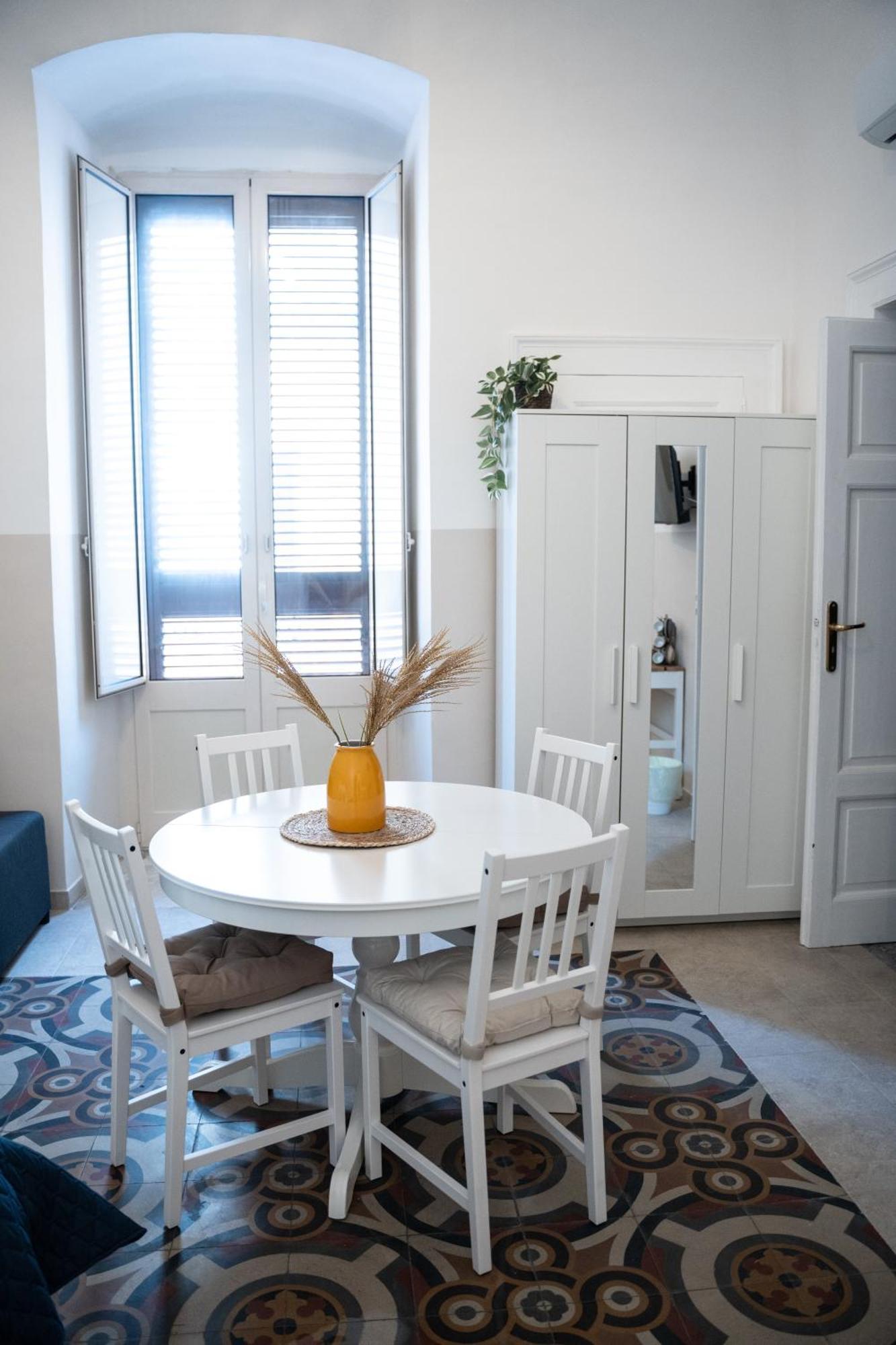 Principe Amedeo 93 Bed & Breakfast Bari Ngoại thất bức ảnh