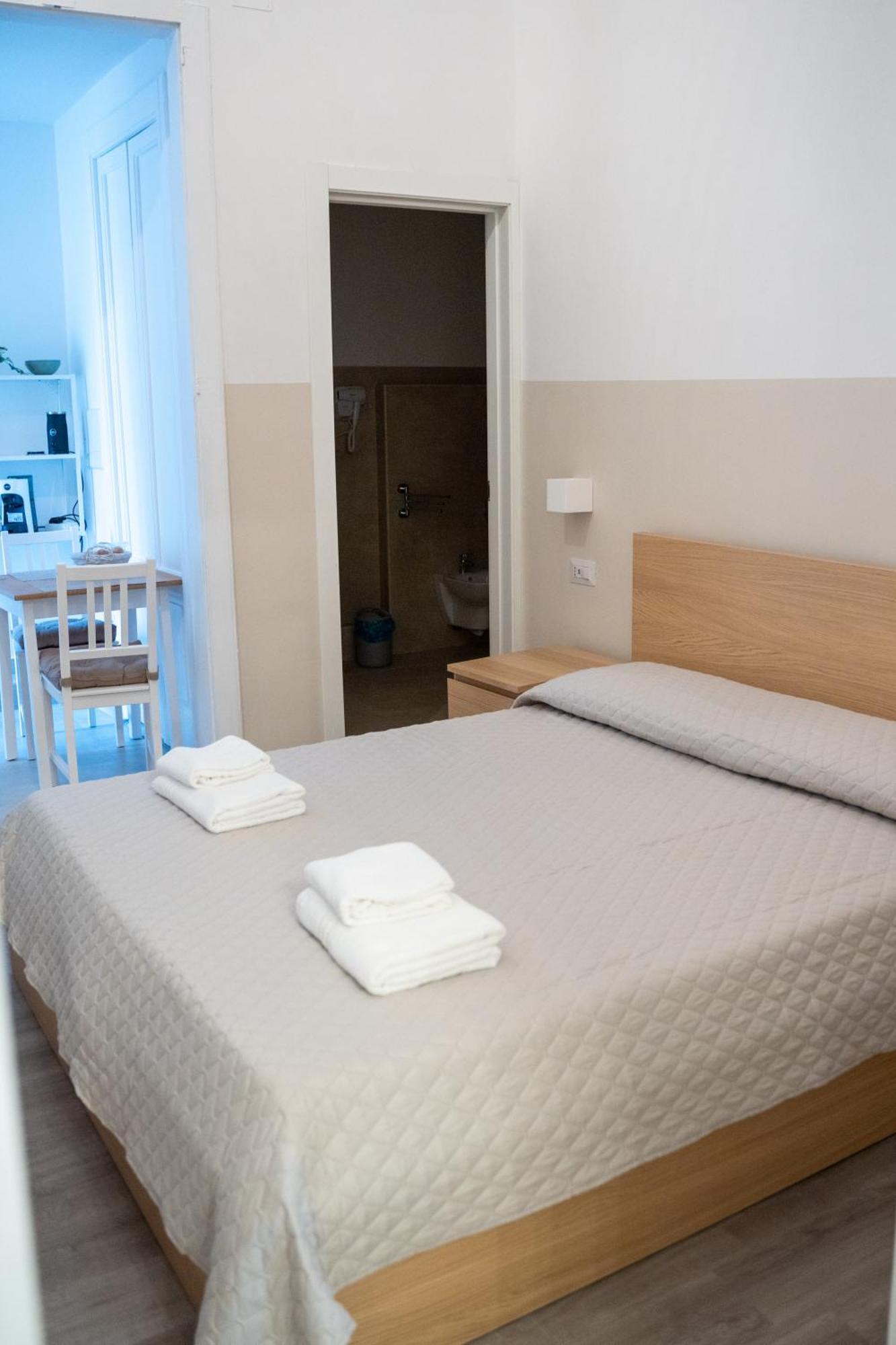 Principe Amedeo 93 Bed & Breakfast Bari Ngoại thất bức ảnh