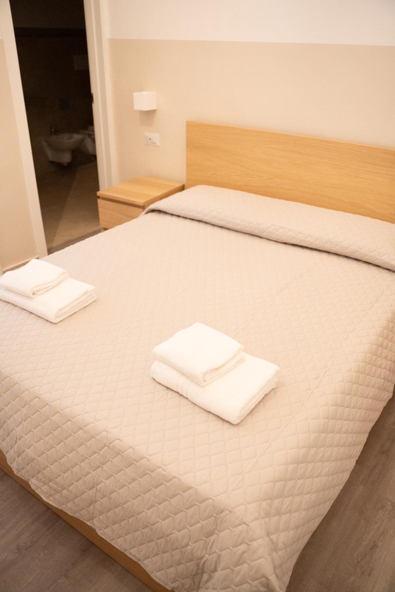 Principe Amedeo 93 Bed & Breakfast Bari Ngoại thất bức ảnh