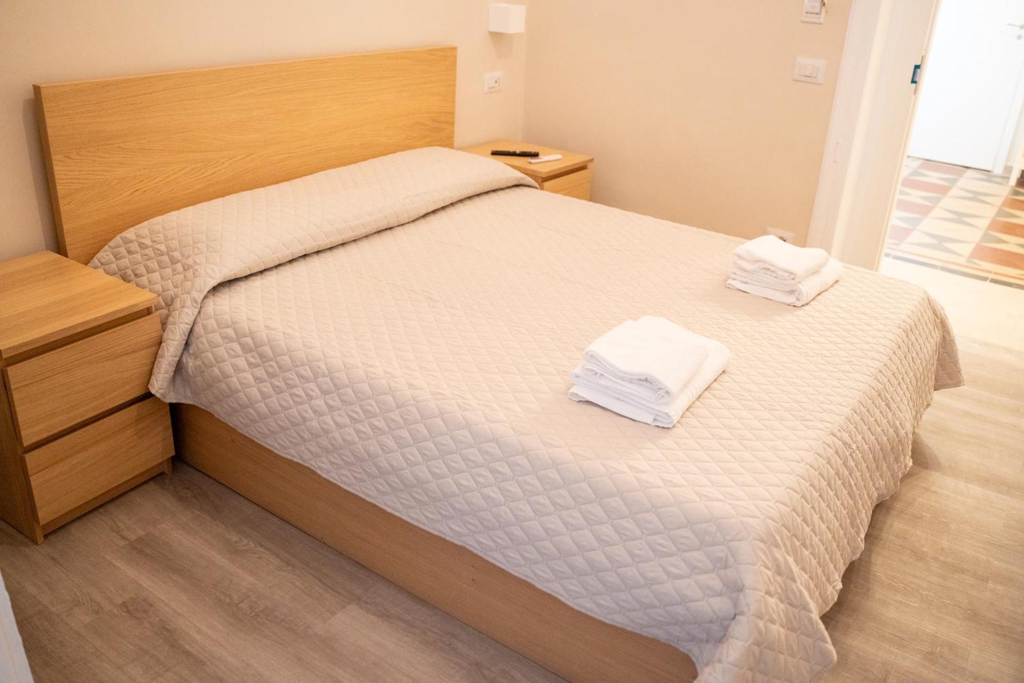 Principe Amedeo 93 Bed & Breakfast Bari Ngoại thất bức ảnh